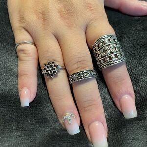 4 PIECE FASHION RING SET